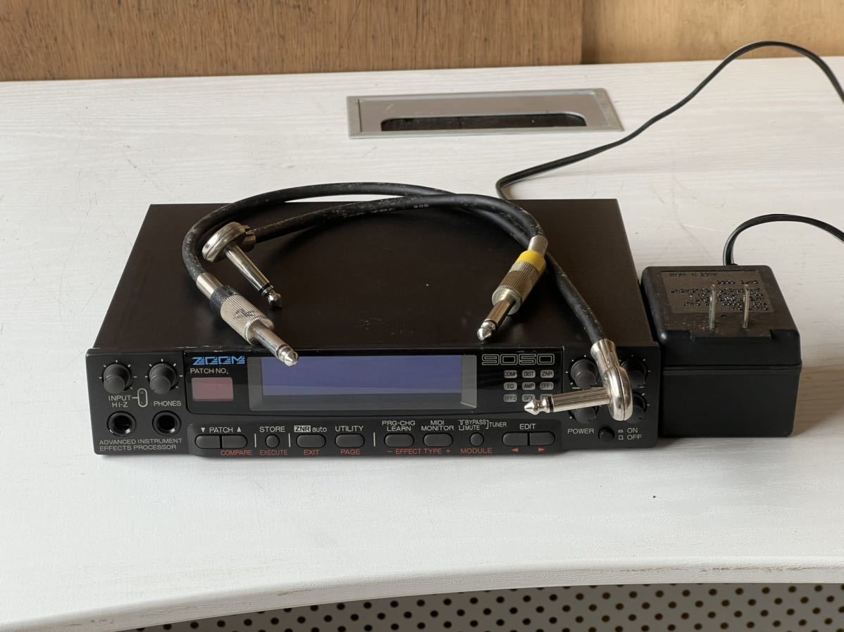 ZOOM 9050 ハーフラックマルチエフェクター ZOOM 9050 ハーフラック