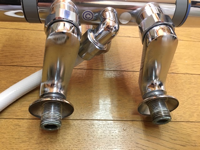 壁付サーモスタット付シングルレバーシャワー付混合栓□TOTO TMJ40C3S