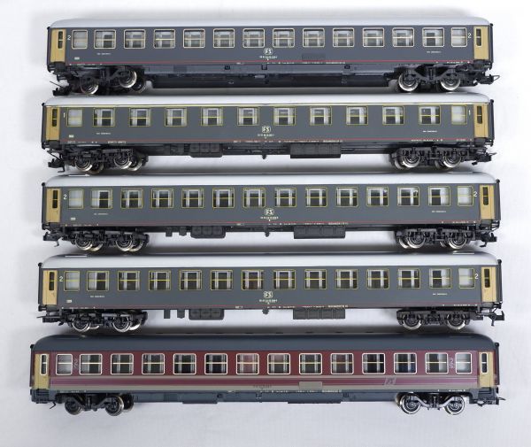 I2071【HOゲージ】RIVAROSSI 2575 2544 FS イタリア鉄道 客車 5両