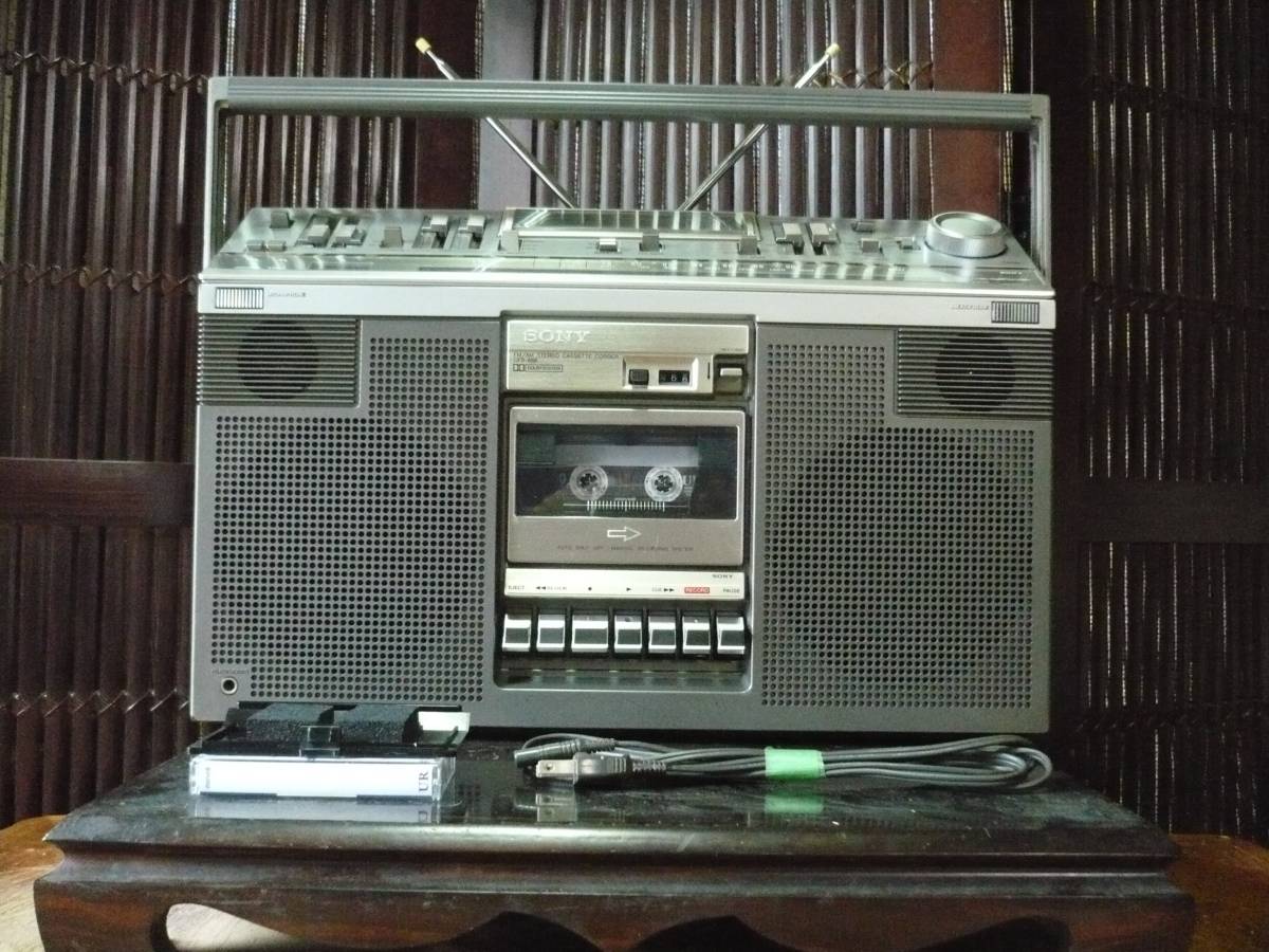 SONY CFS-686 ソニー ラジカセ XYZ（ジーゼット）中古・修理前提品