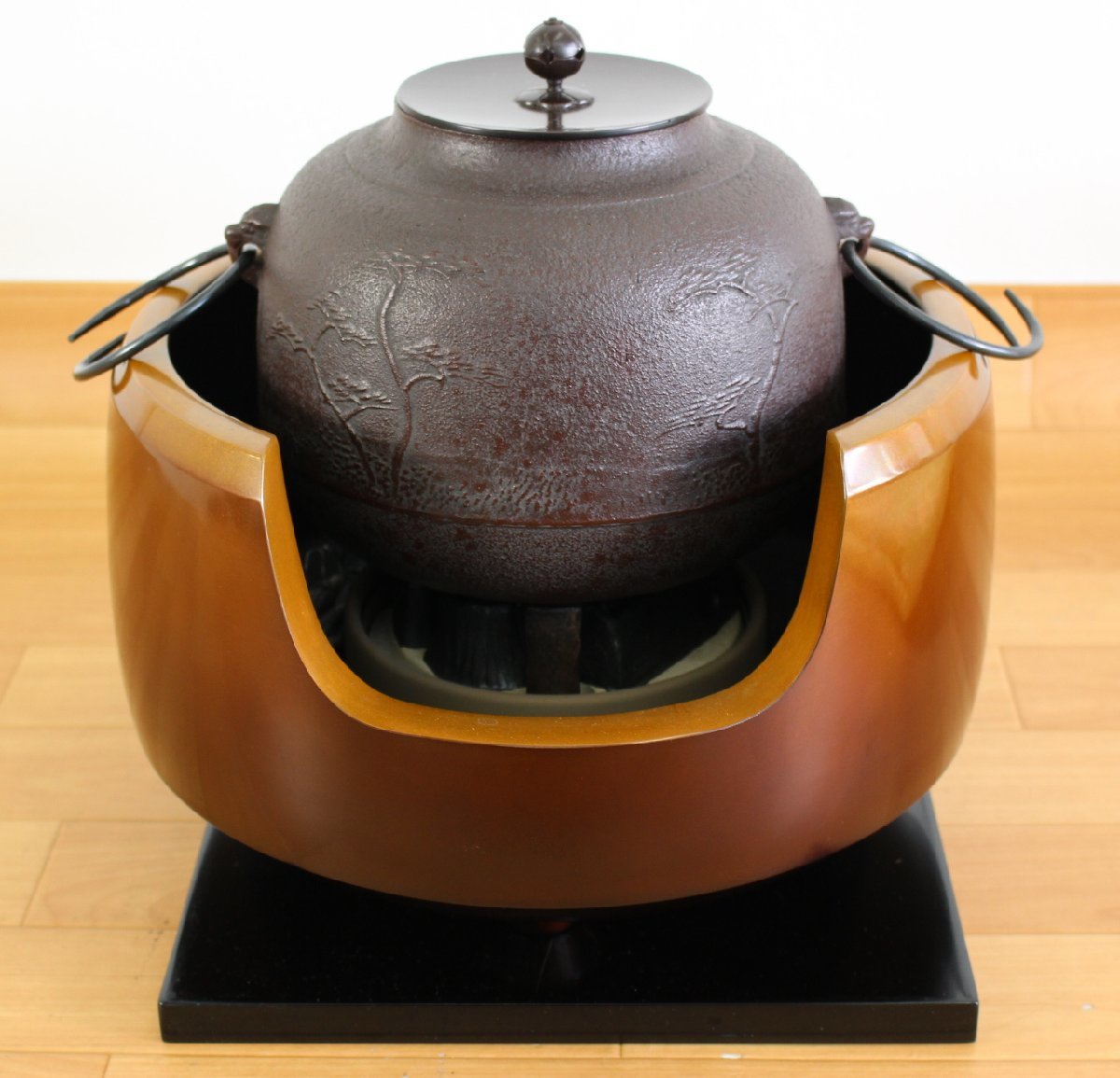 鉄瓶 - | 釜師造 草花紋 斑紫銅 寸胴形 FE189 時代 銀象嵌提手 釜定 鉄