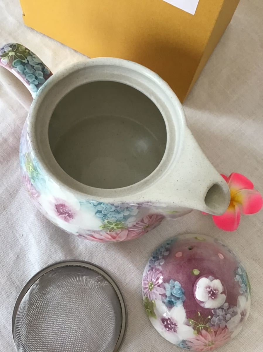 工房ゆずりは 瀬戸焼 陶器 食器 手描き 丸ポット 色彩花 ピンク 急須