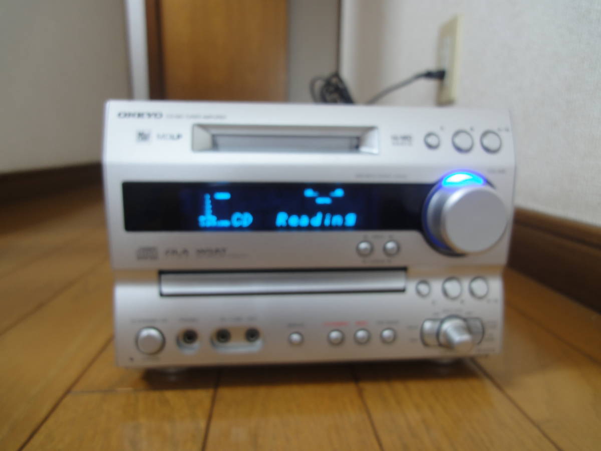 ONKYO オンキョー MD/CDチューナミニコンポFRーN7TX中古品