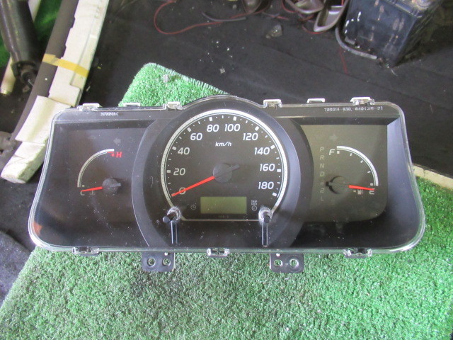 A01062-A)ハイエース（200系）純正☆スピードメーター☆169050km☆動作 