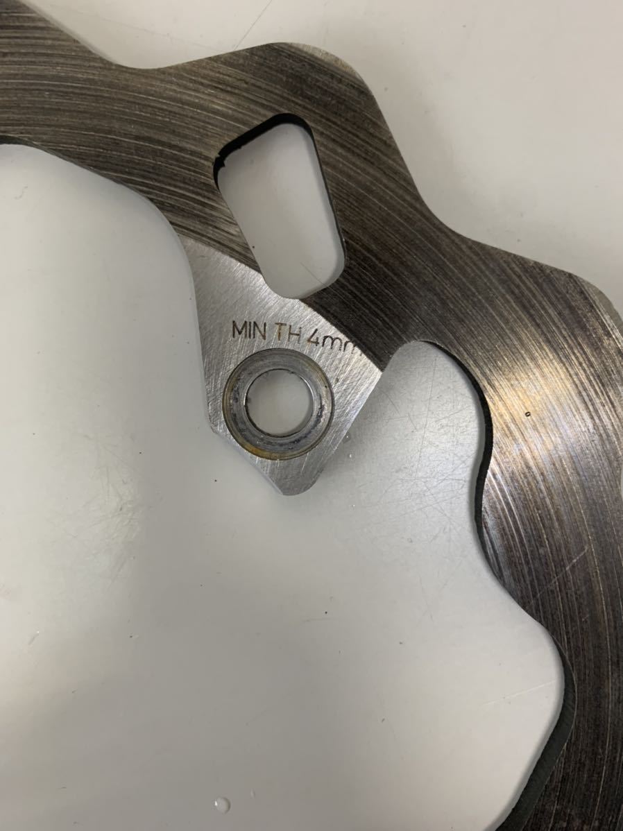 GALFER 前後ディスクローター CBR1000RR SC57用 中古品(ほぼ新品) GALFER CBR1000RR Galfer Rotors 08-16 激安！CBR1000RR用GALFER&frasl;ガルファー製ウェーブタイプリアブレーキディスク！SC59&frasl;2008～&frasl;NLR&frasl;HRC