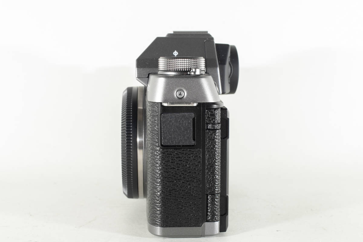 2富士フィルム X-T100 ダークシルバー ボディー ミラーレス一眼レフ