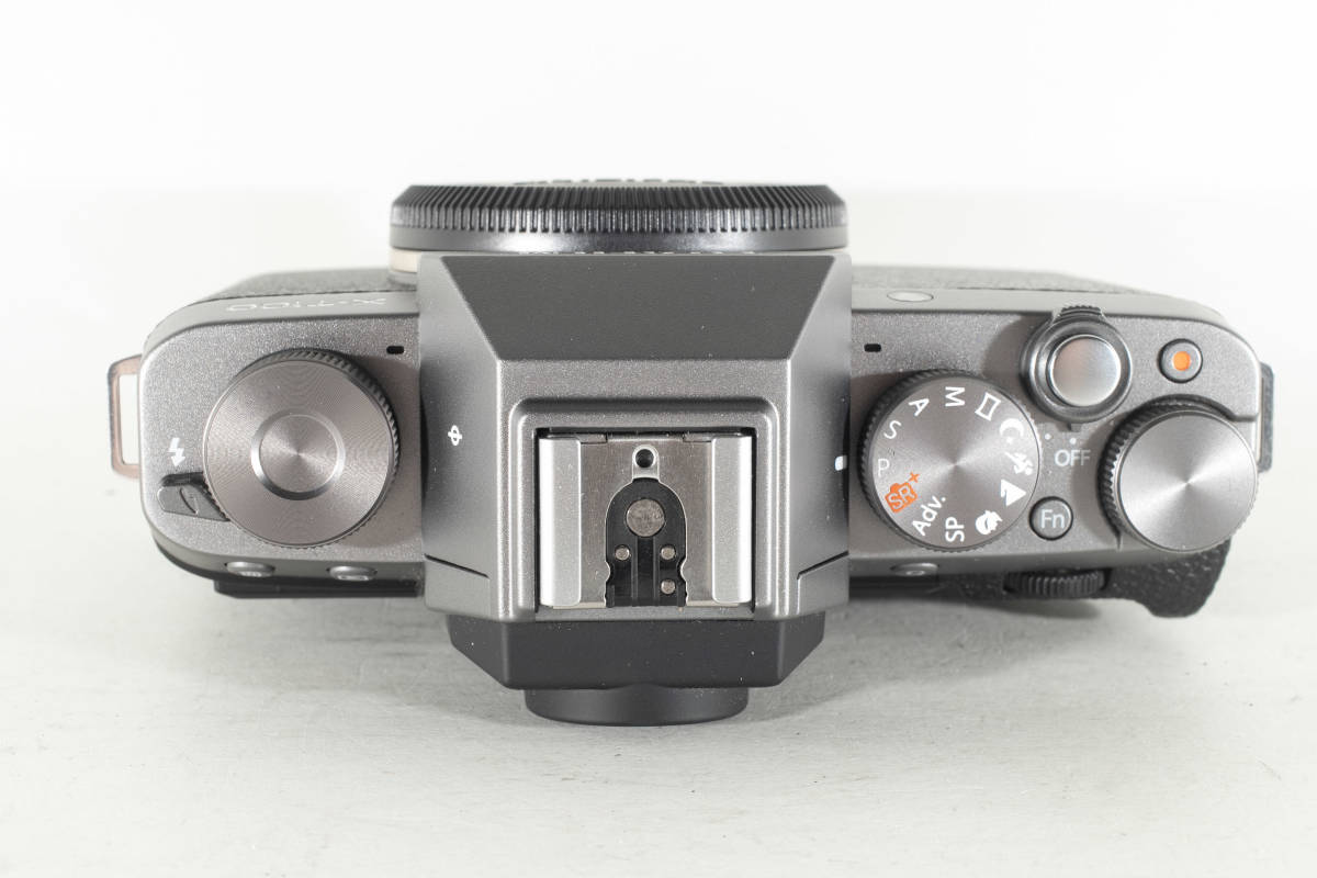 2富士フィルム X-T100 ダークシルバー ボディー ミラーレス一眼レフ