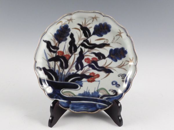 品質保証，セール 匠 時代 柿右衛門 金彩色絵 波 花草文 輪花 飾皿 22cm 無傷完品 江戸期 36kw162(柿右衛門様式)｜売買されたオークション情報、yahooの商品情報をアーカイブ公開 - オークファン 伊万里、有田