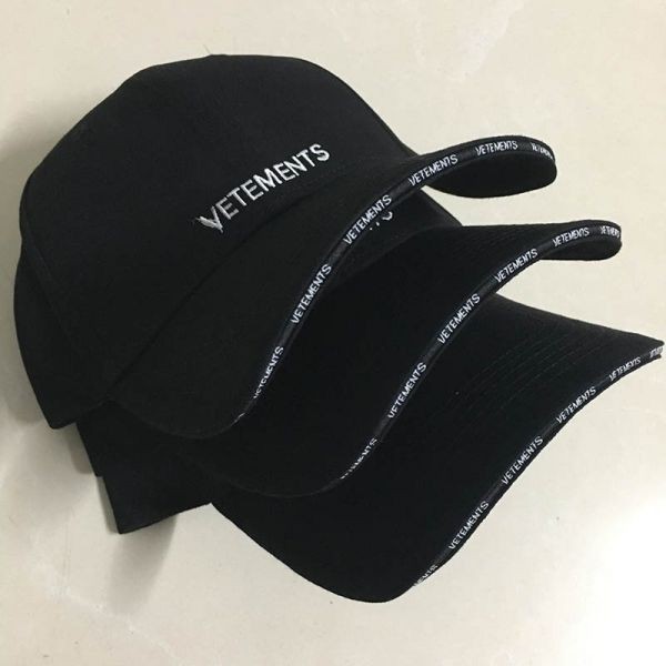 ▼Vetements キャップ 高品質 綿 男性 女性 刺繍 Vetements 帽子 ファッション 黒 野球帽 キャップ スケートボード キャップ VETEMENTS メルカリ VETEMENTS(ヴェトモン) キャップ(レディース 中古（帽子｜バッグ・小物・ブランド雑貨）の通販