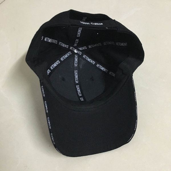 ▼Vetements キャップ 高品質 綿 男性 女性 刺繍 Vetements 帽子 ファッション 黒 野球帽 キャップ スケートボード キャップ VETEMENTS メルカリ VETEMENTS(ヴェトモン) キャップ(レディース 中古（帽子｜バッグ・小物・ブランド雑貨）の通販