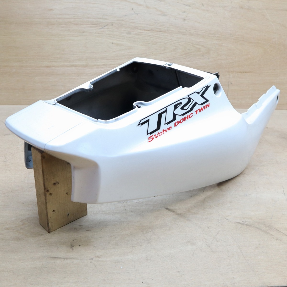 ヤマハ TRX850 純正 シートカウル テールカウル 4NX-21721-00