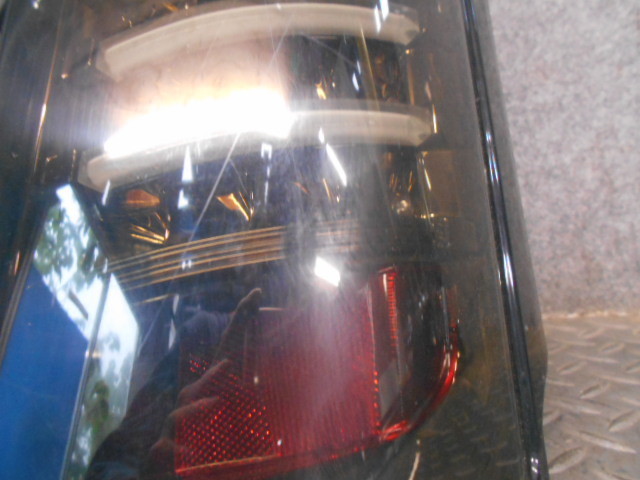 中古 ワゴンR MH21S テールランプ テールライト Valenti 60-1364 社外