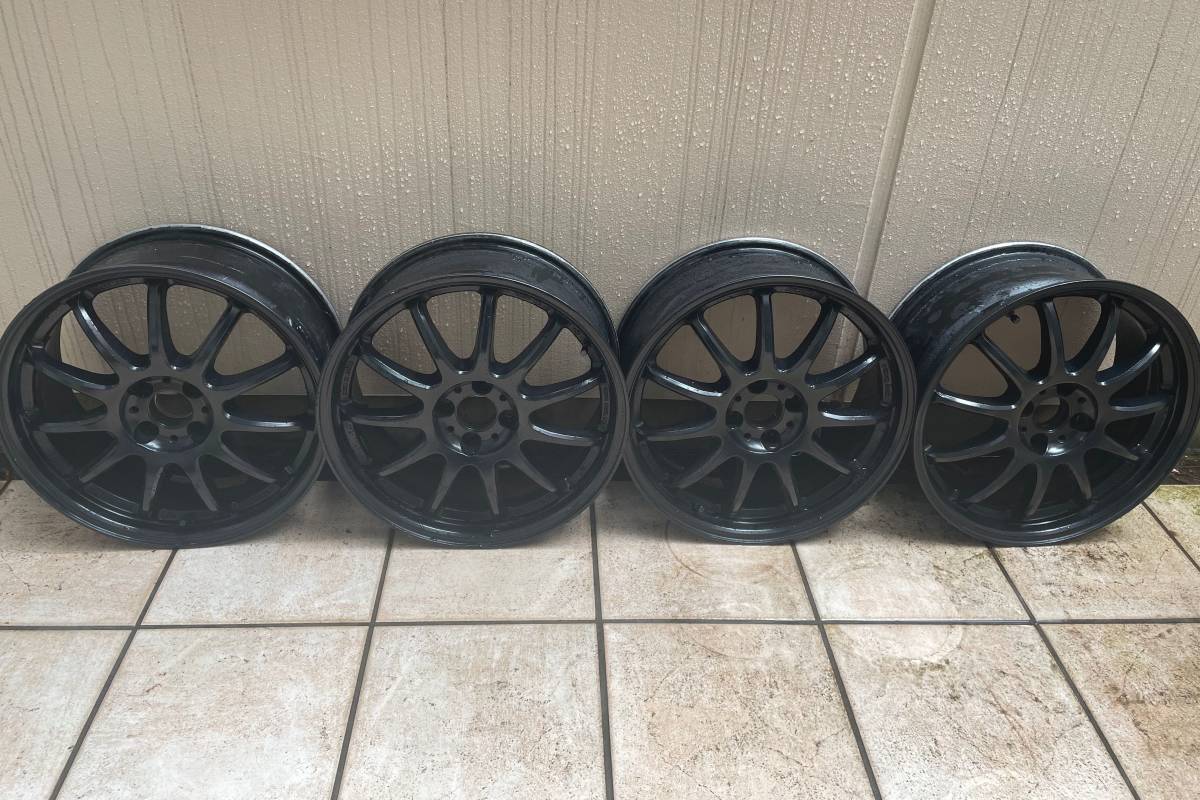 インテリア ホイールテーブルに 17インチアルミホイール 275/40R17 
