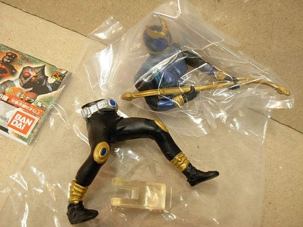 仮面ライダークウガ ドラゴンフォーム ガシャポン HGシリーズ 仮面ライダー 地底から来た、変なヤツ!!編 2000年製_4