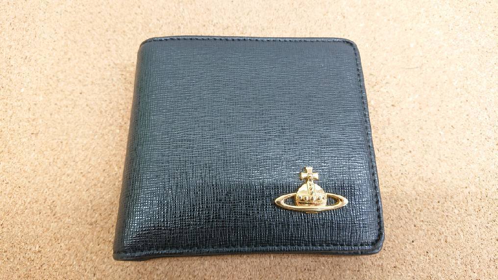 【人気，人気SALE】 ViVienne Westwood ヴィヴィアンウエストウッド 二つ折り財布 ブラック 古M1476-185ネ(財布)｜売買されたオークション情報、yahooの商品情報をアーカイブ公開 - オークファン 服飾小物