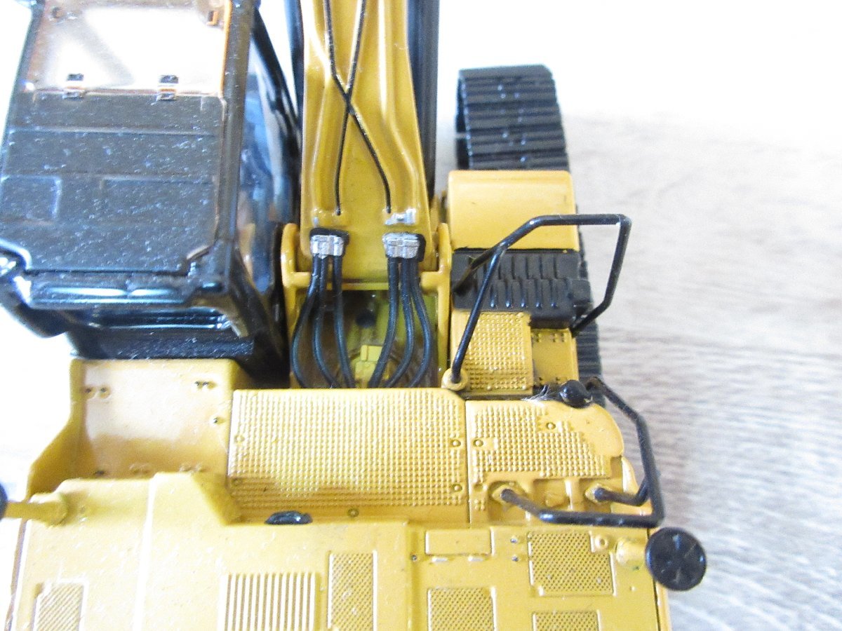 ダイキャストマスター 1⁄50 CAT 330D L 油圧ショベル+大型破砕機