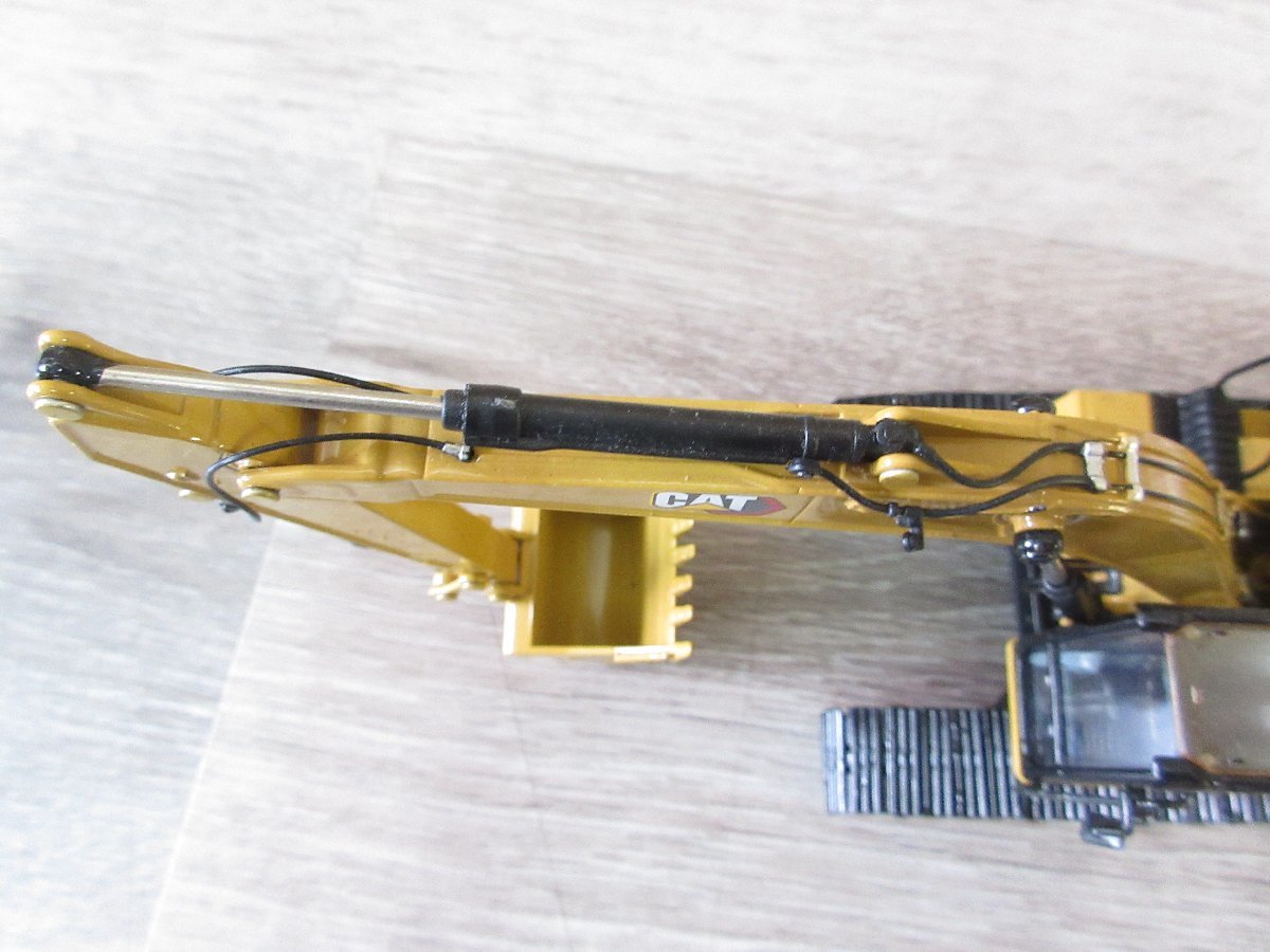 ダイキャストマスター 1⁄50 CAT 330D L 油圧ショベル+大型破砕機