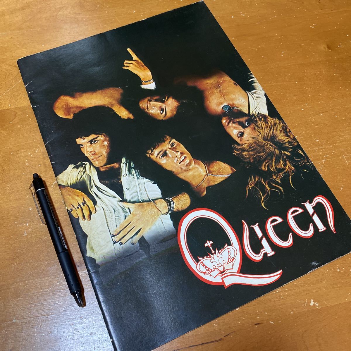  QUEEN JAPAN TOUR'75 パンフレット 1975 QUEEN 36cm26cm(パンフレット)｜売買されたオークション情報、yahooの商品情報をアーカイブ公開 - オークファン パンフレット
