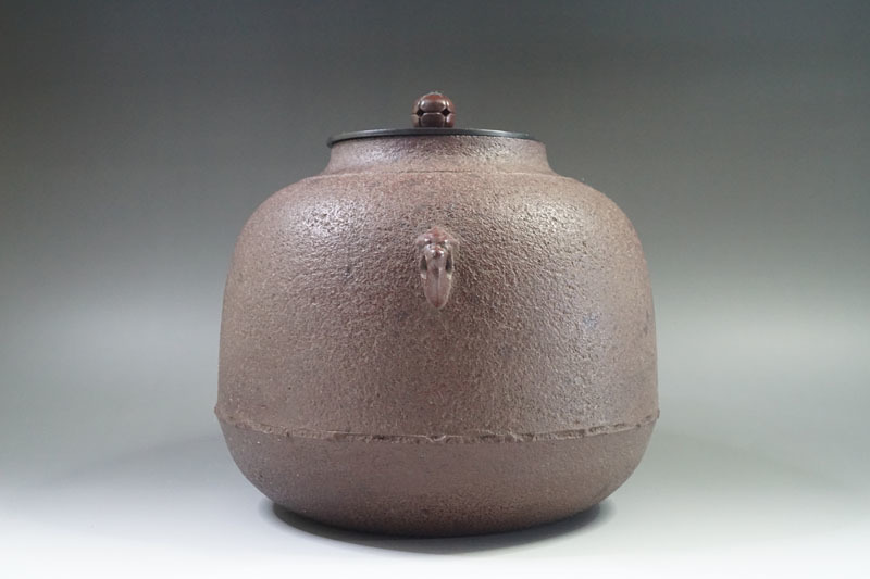 Ｒ３２１　茶釜　『釜師　佐藤浄清造』『真形羽釜』　共箱　茶道具 E811◇釜師【佐藤浄清】造 真形釜 共箱付 重量3kg 茶道具 炉道具(釜