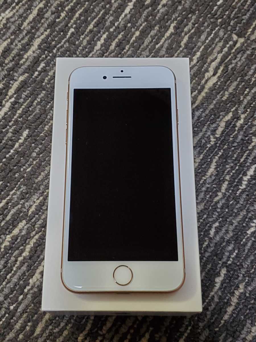 A 送料無料 SIMロック解除済Apple iPhone 8 64GB docomo 〇 [ゴールド