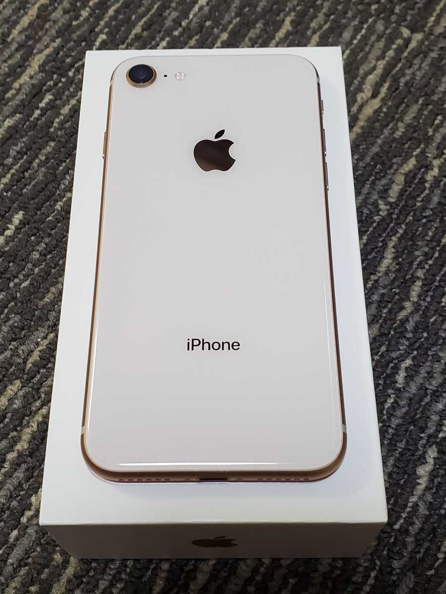 A 送料無料 SIMロック解除済Apple iPhone 8 64GB docomo 〇 [ゴールド