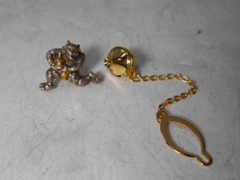大雅堂2272　時代　鬼金具タイピン　裏の金具はk18刻印有り　ネクタイピン　鬼　魔よけ　箱付　越前蔵うぶ出し