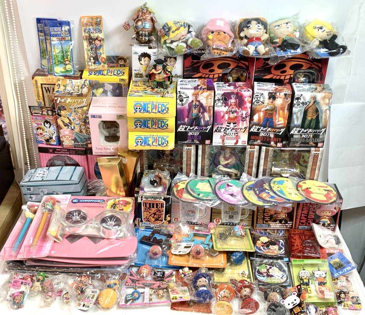 HOT，最新作 開封済 ワンピース one-piece フィギュア マグカップ ぬいぐるみ キーホルダー ハンガー ハンカチ など 大量まとめセット 140サイズ(ONE PIECE)｜売買されたオークション情報、yahooの商品情報をア その他