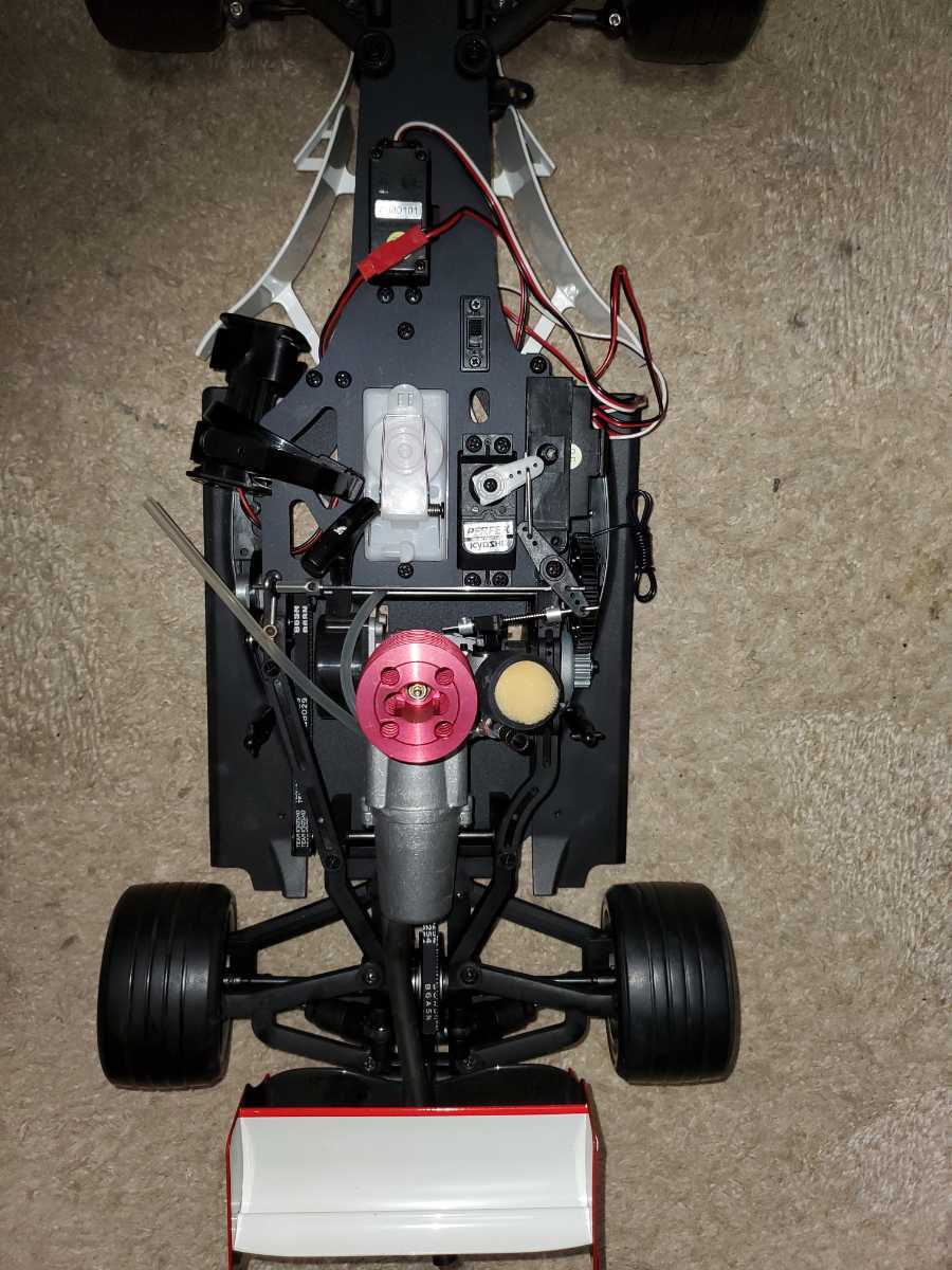 デアゴスティーニ 1/8 フェラーリ F2004 エンジン ラジコン Ferrari F1