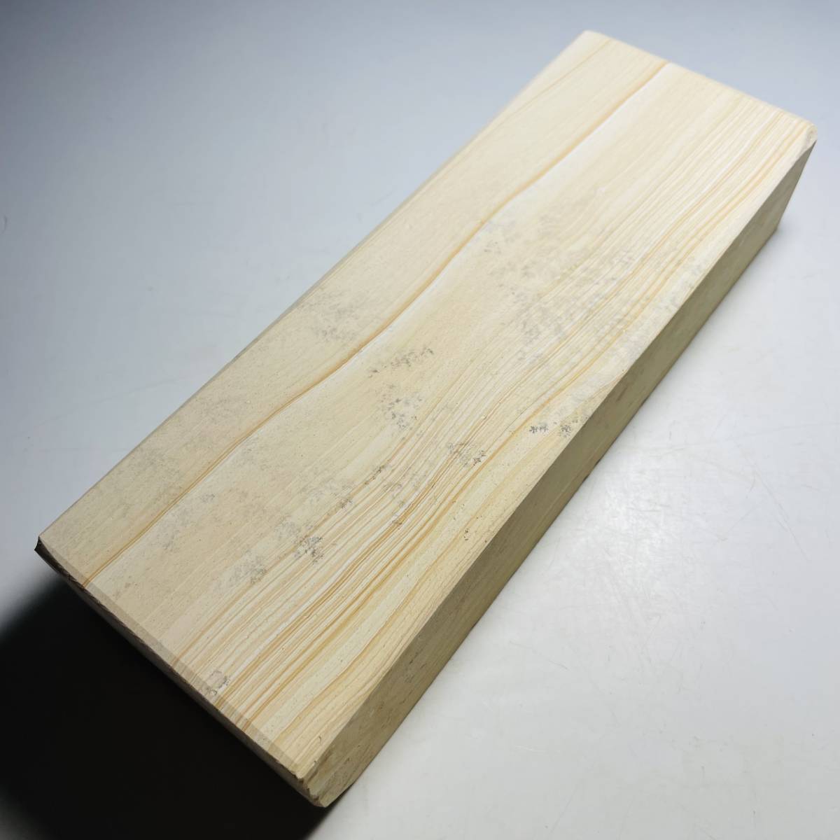 激安大特価，正規品 天然砥石 三河白名倉砥 縞ボタン 1380ｇ 蔵出し品 ／ 鉋鑿鋸剃刀ナイフ小刀包丁斧刀剣(研磨砥石)｜売買されたオークション情報、yahooの商品情報をアーカイブ公開 - オークファン 研磨砥石
