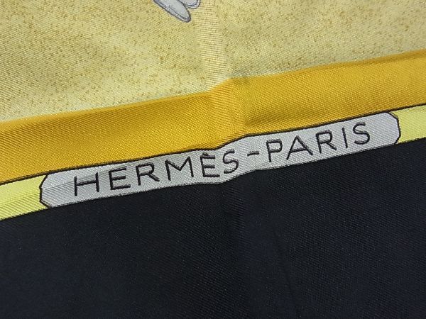 HERMÈS　エルメス　OISEAUX MIGRATEURS スカーフ　カレ90 Oiseaux migrateurs yellow, black - Hermès Scarf Details | Scarf Sage