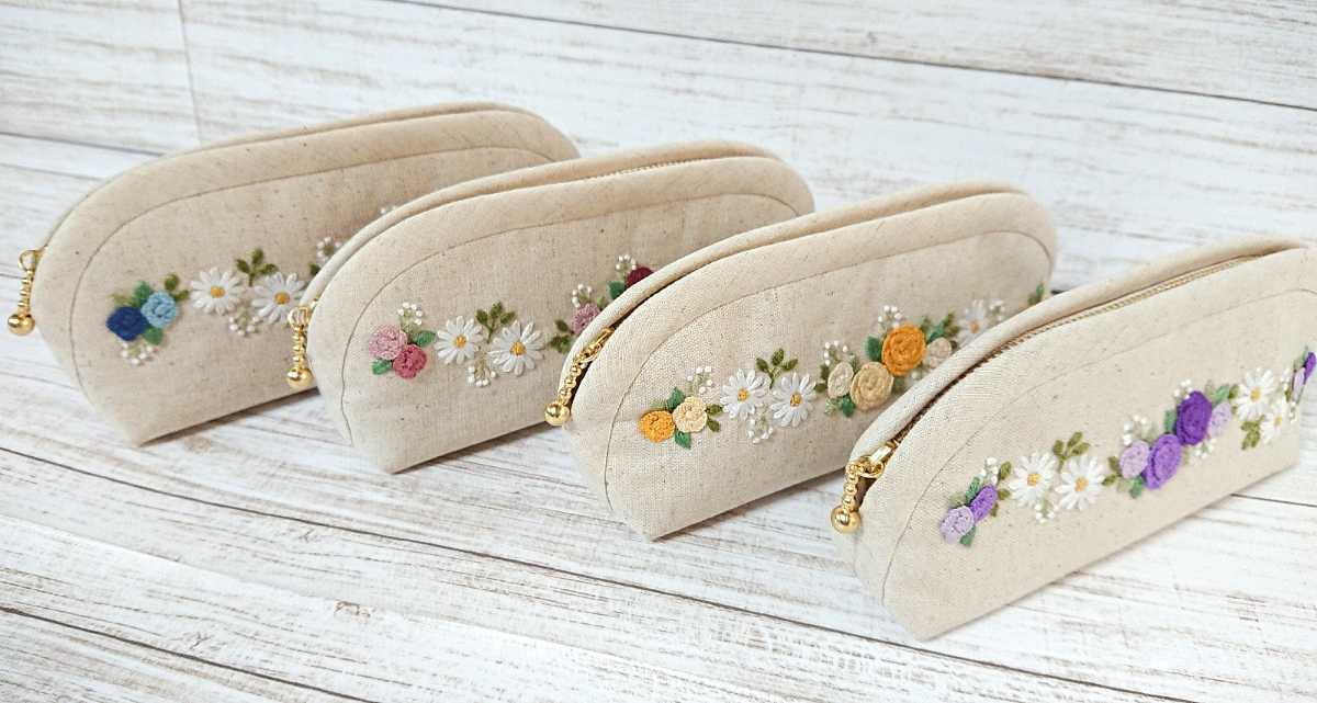 マーガレット＊です！刺繍生地のメガネケース　ハンドメイド ハンドメイド バラとマーガレットの手刺繍入りメガネケース (ピンク