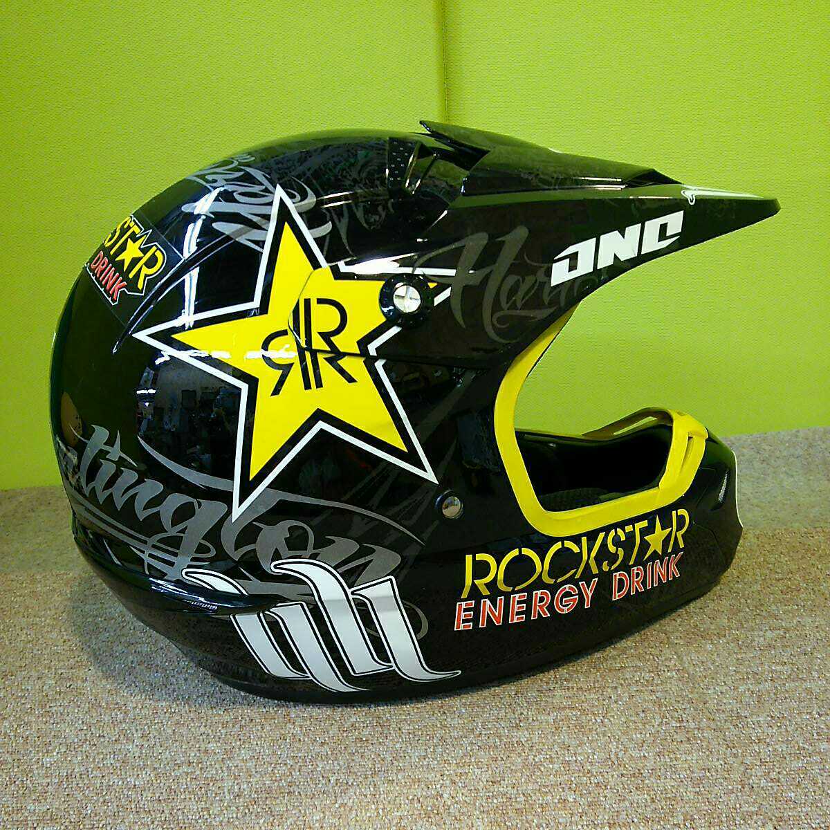 ONE ROCKSTAR ENERGY DRINK ワンインダストリーズ ロックスター 