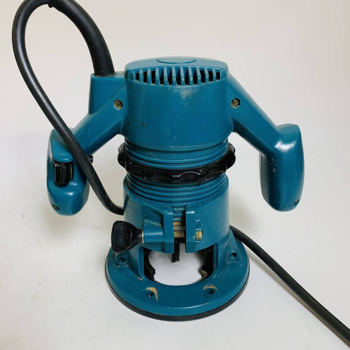 【8】makita マキタ 電動工具 ルーター 3608B 稼働品　1円〜_3