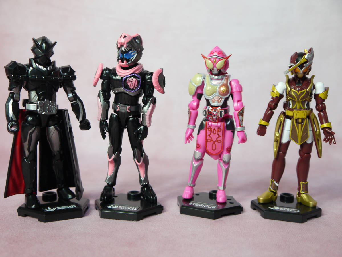 装動　仮面ライダーセイバー　ジャンク ジャンク 装動 仮面ライダーセイバー フィギュア 15体セット バンダイ