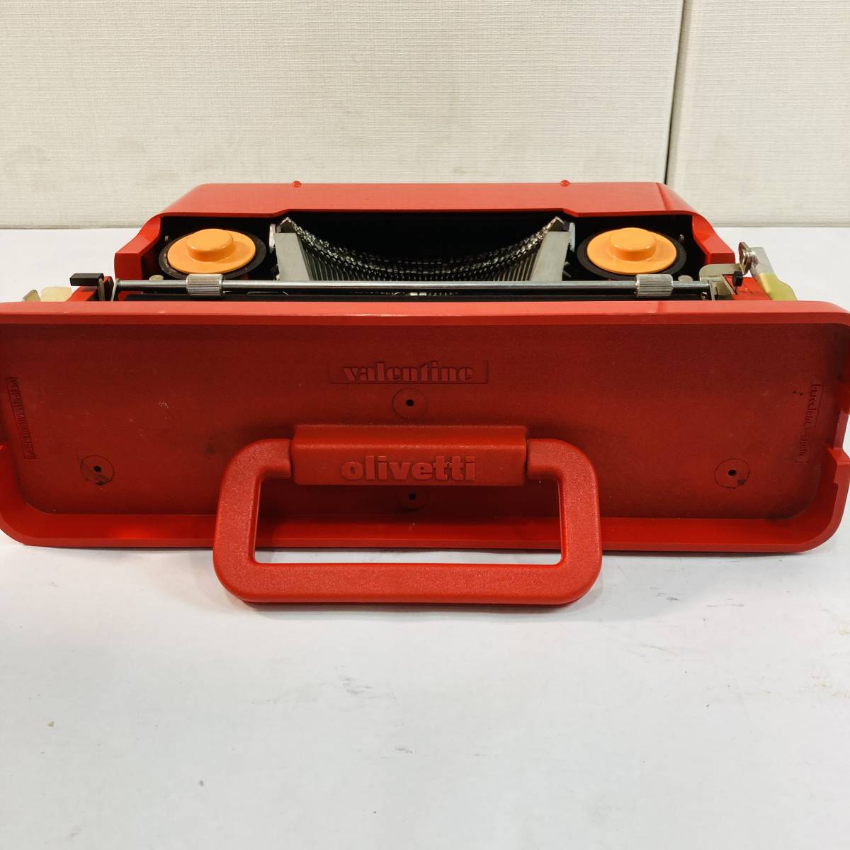 Olivetti Valentine タイプライター 赤いバケツ バレンタイン