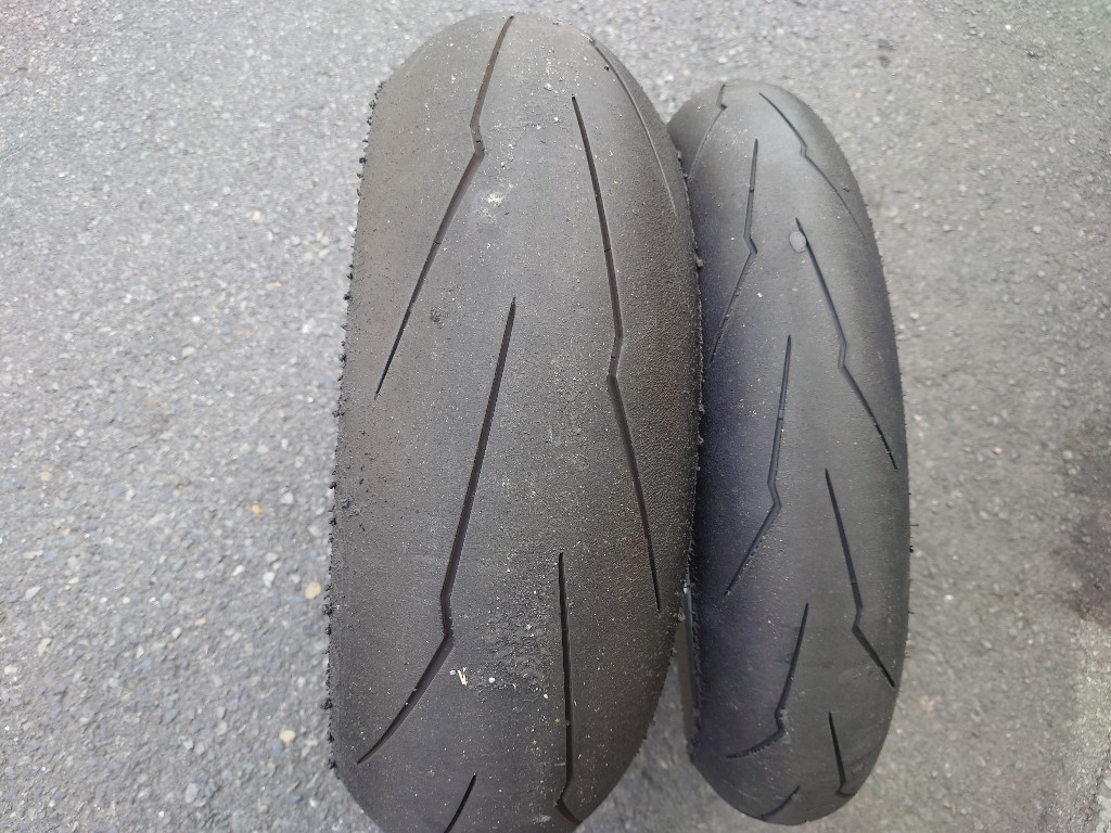 中古 ピレリ ディアブロスーパーコルサSP V3 120/70ZR17 200/55ZR17