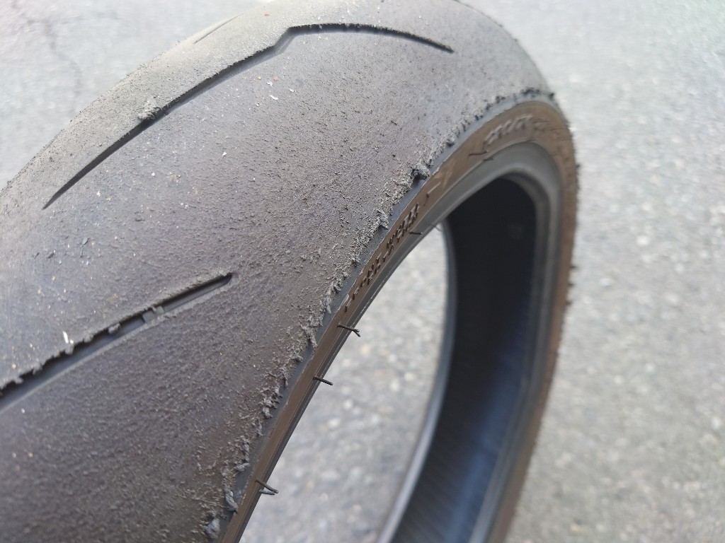 中古 ピレリ ディアブロスーパーコルサSP V3 120/70ZR17 200/55ZR17