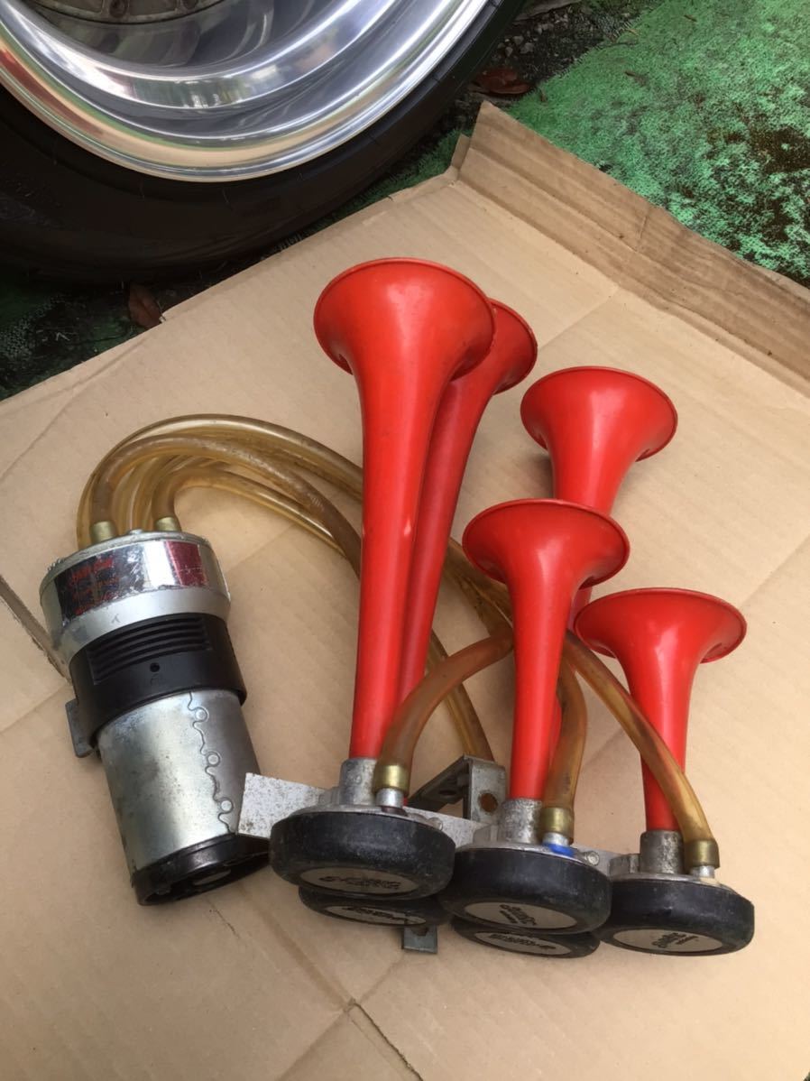 当時物 イタリア製 5連ホーン ミュージックホーン エアーホーン ホーン バイク 旧車アクセサリー 旧車パーツ 検 族 族車 グラチャン 社外品 売買されたオークション情報 Yahooの商品情報をアーカイブ公開 オークファン Aucfan Com 当時物 イタリア製 5連ホーン ミュージックホーン エアーホーン ホーン バイク 旧車アクセサリー 旧車パーツ 検 族 族車 グラチャン 社外品 売買されたオークション情報 Yahooの商品情報をアーカイブ公開 オークファン Aucfan Com