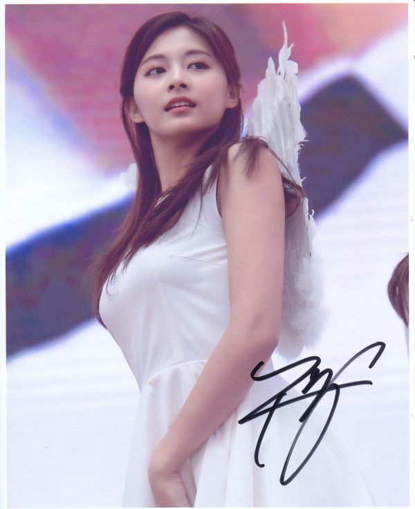 ツウィ TWICE☆直筆サイン写真☆証明書COA◇5619(サイン)｜売買された