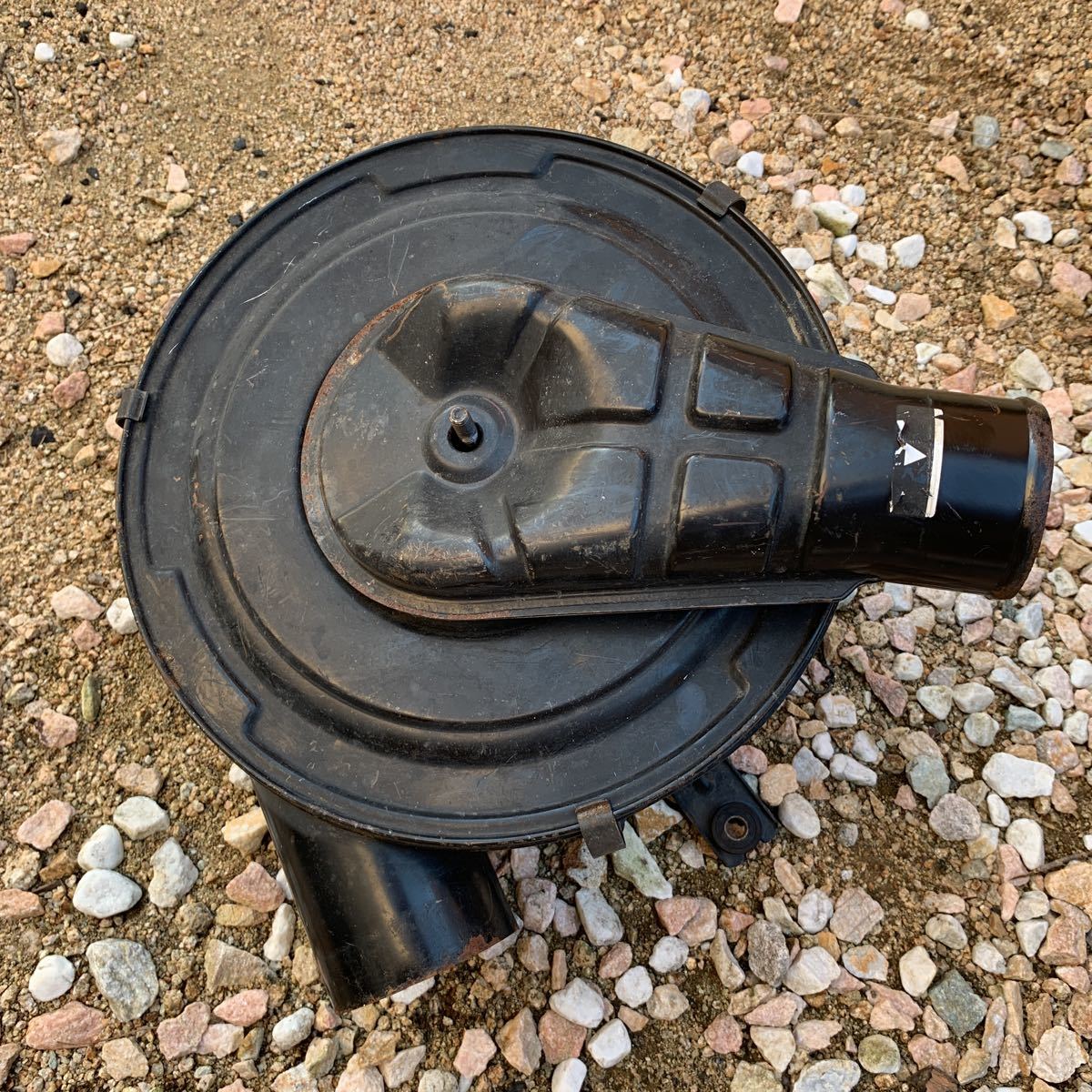 ランクル 純正 エアクリーナーボックス　車種 型式 不明