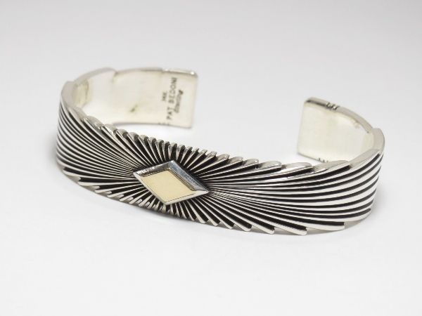 Pat Bedonie パット・ベドニー ナバホ 14Kサンバースト バングル