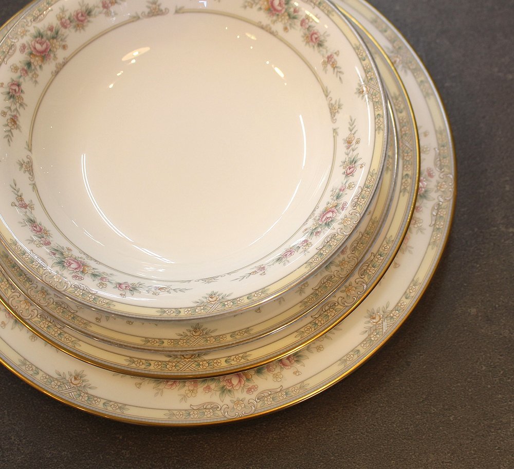 D-4 【美品】Noritake ノリタケ オーバルプラター 大皿 花柄 金彩