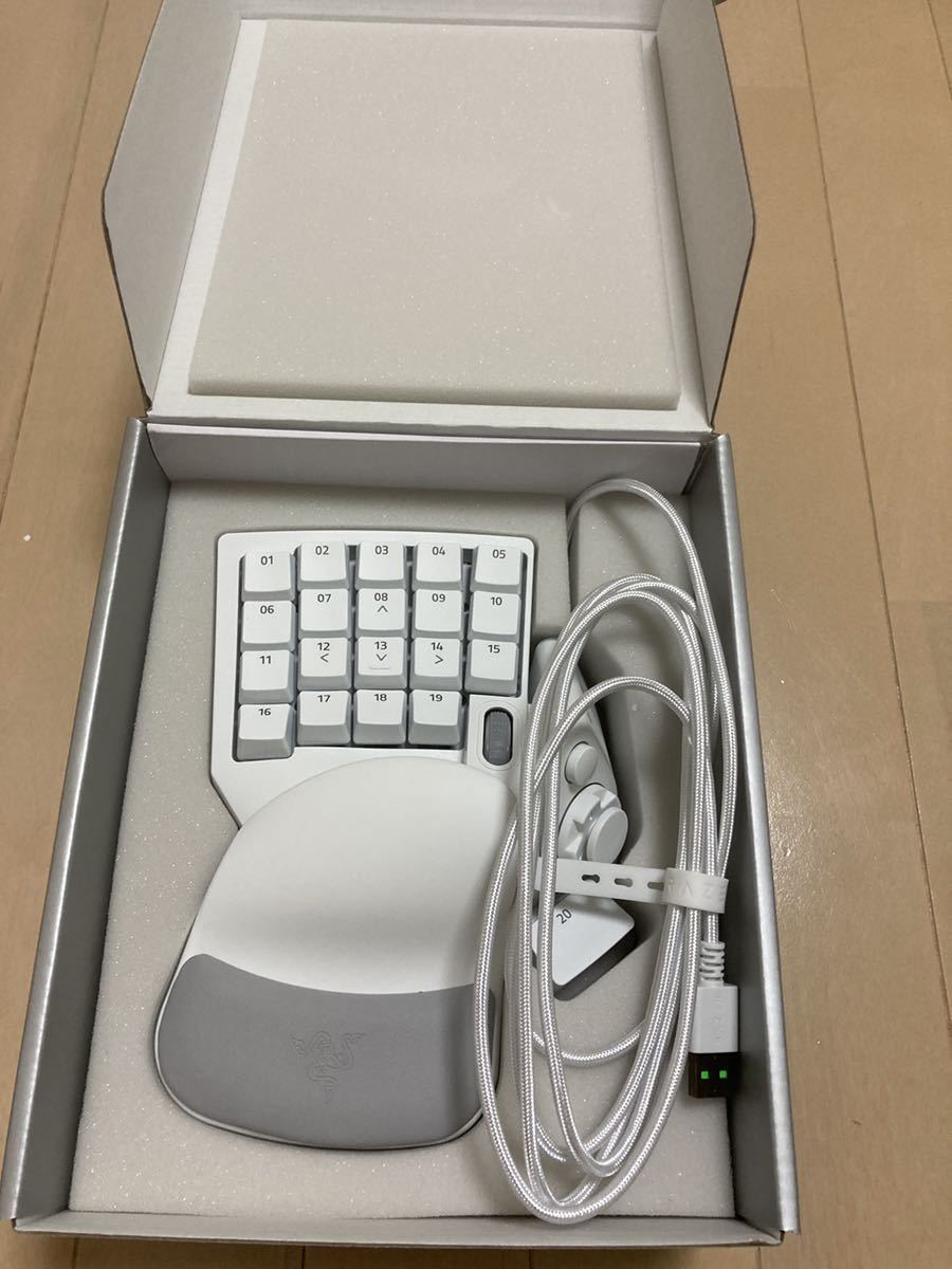 極美品】Razer Tartarus Pro Mercury white(USBキーボード)｜売買され 