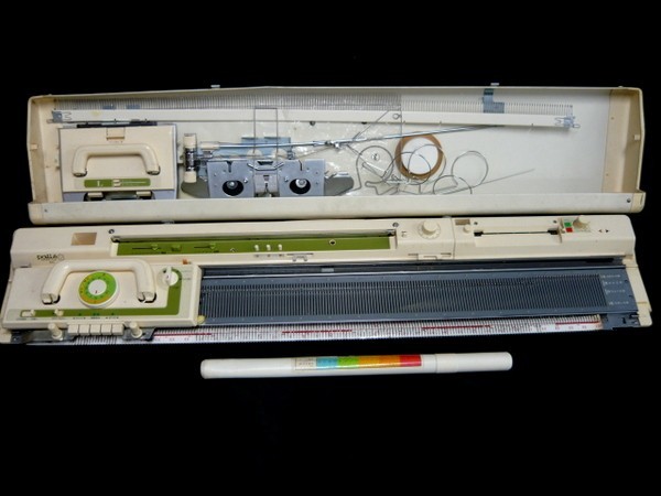 ブラザー 編み機 パリエ8 KH-881 怖く 動作未確認 編台付