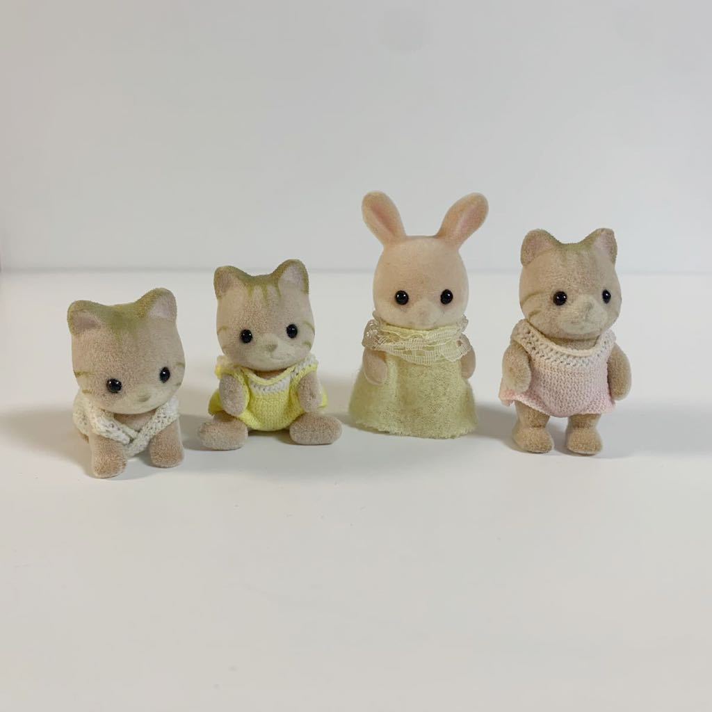 シルバニアファミリー エポック社 シマネコ ウサギ 赤ちゃん マロン犬 人形 猫 うさぎ 当時物 シルバニアファミリー 売買されたオークション情報 Yahooの商品情報をアーカイブ公開 オークファン Aucfan Com
