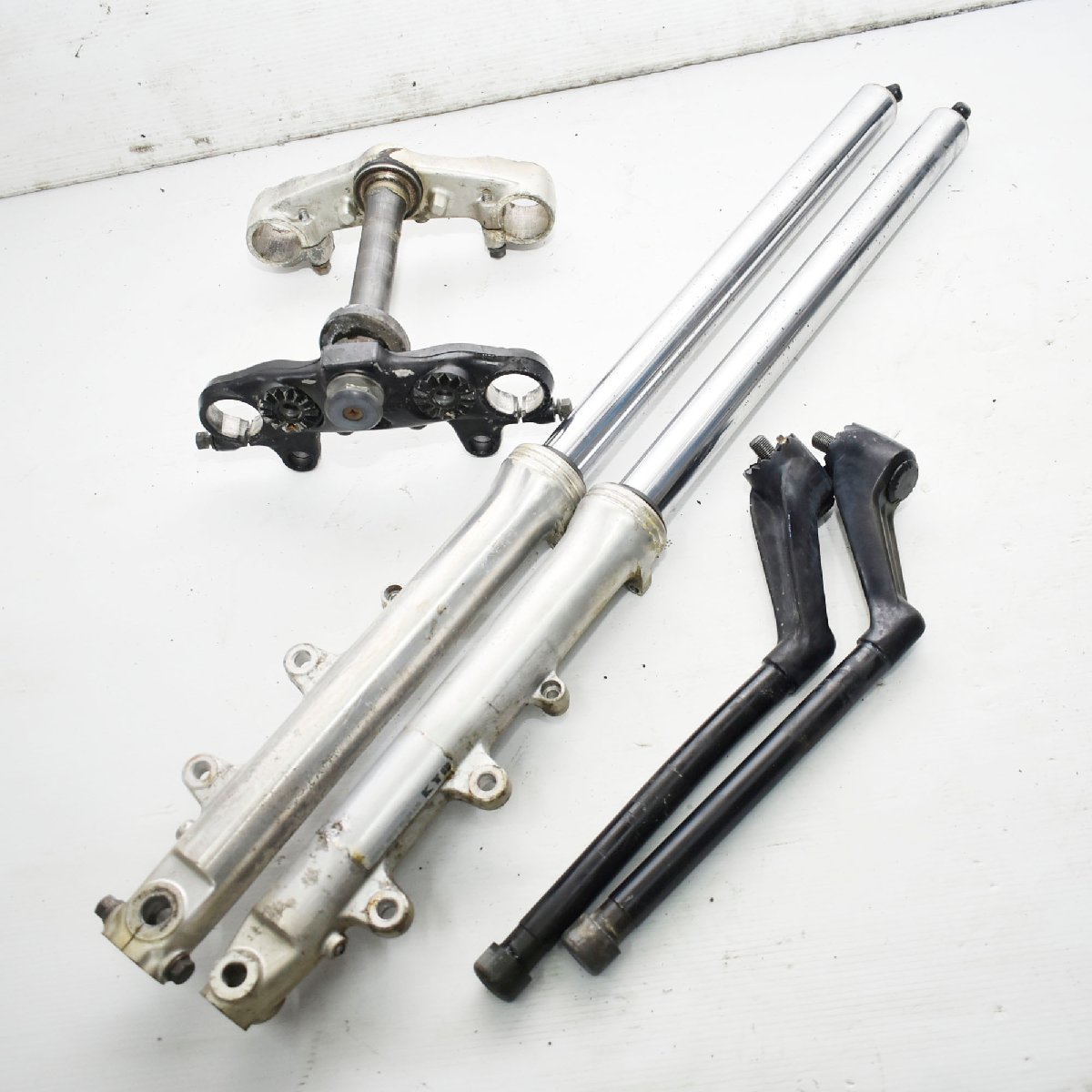 【新品，得価】 ヤマハ XJ400Z 33M-031 36mm フロントフォーク トップブリッジ ステアリングステム セパハン セット G BGU(フロント)｜売買されたオークション情報、yahooの商品情報をアーカイブ公開 - オークファ ヤマハ用