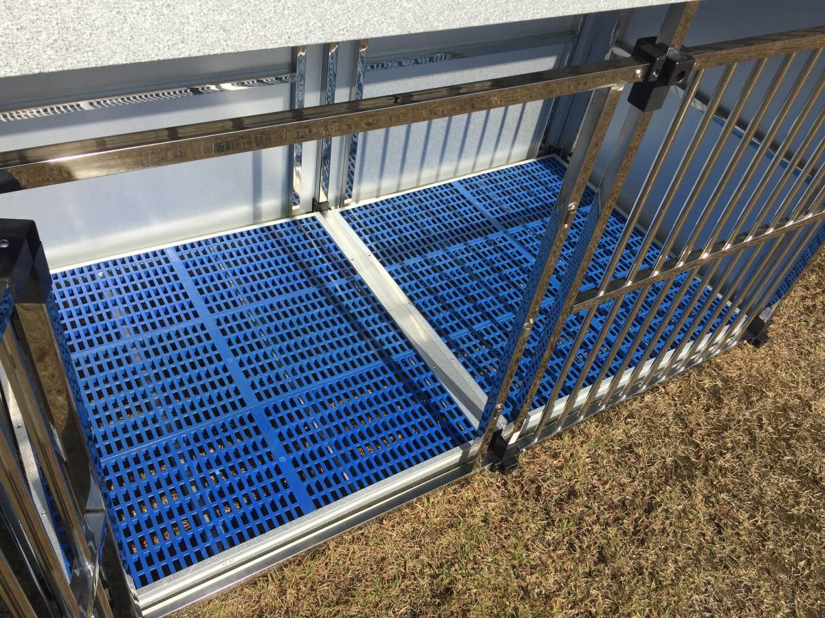 ステンレス製ドッグハウス DFS-M1 （0.5坪タイプ屋外用犬小屋）+マルチ