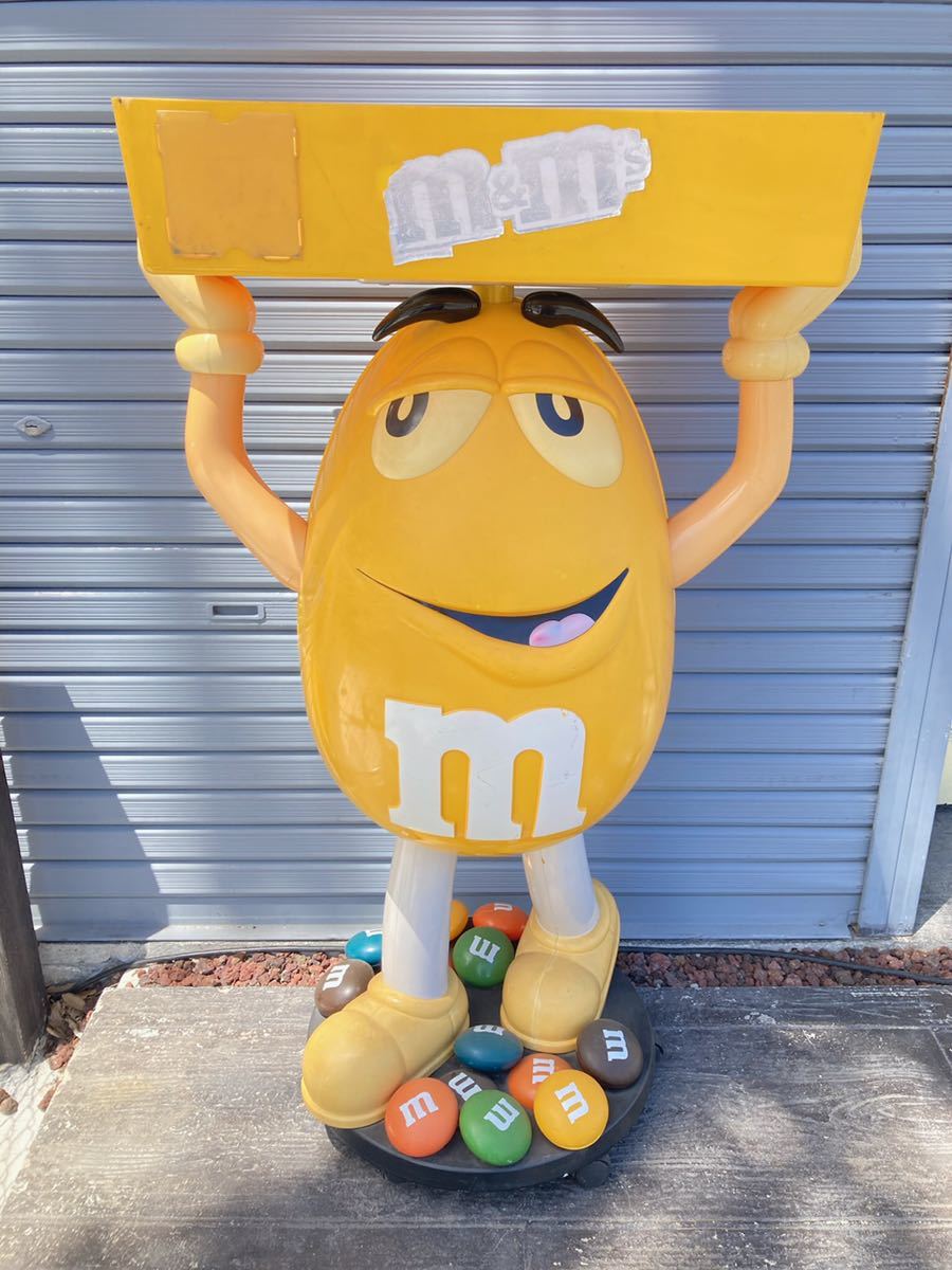 エムアンドエムズ M&M's イエロー ディスプレイ m&m's ストア