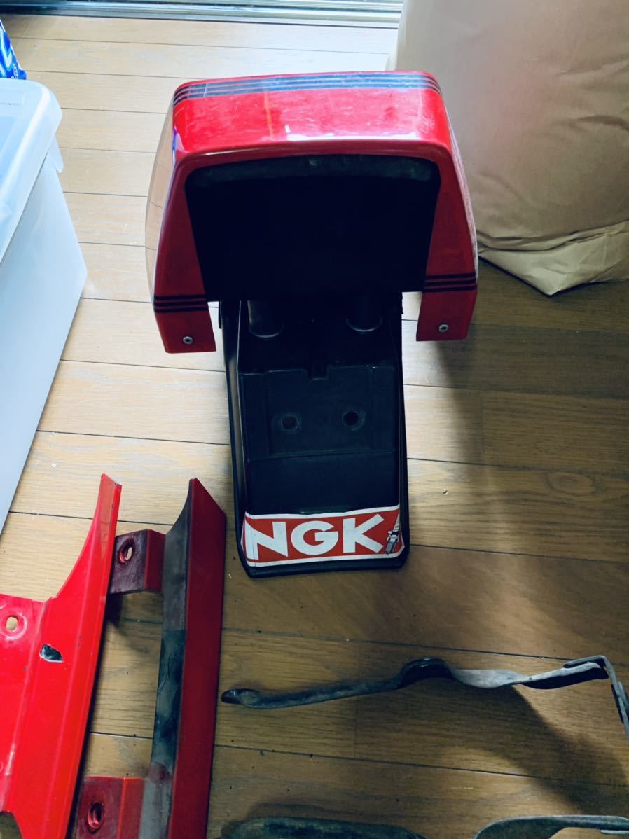 バイク SUZUKI RG250E ヴィンテージ 純正 シート 右サイドモール カウル
