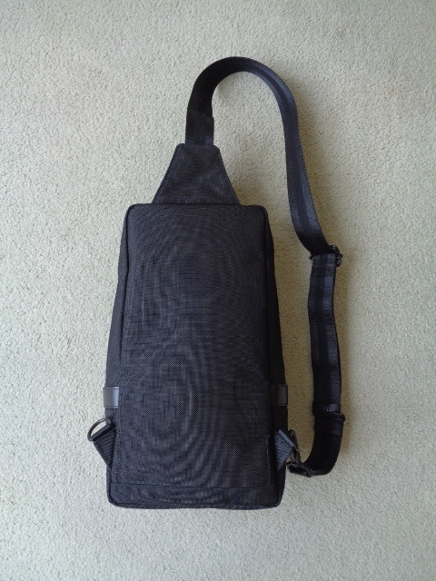 BOND(ボンド) SLING SHOULDER BAG | 吉田カバンホームページ